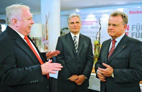 SPÖ-Spitze erhöht den Druck (v.l.): Michael Häupl, Bundeskanzler Werner Faymann und Hans Niessl. Foto: APA