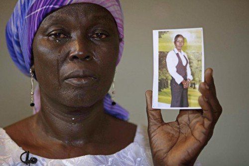 Von den 300 im April verschleppten Schulmädchen sind 219 noch nicht frei. Dazu zählt auch die Tochter der verzweifelten Martha Mark.   FOTO: AP