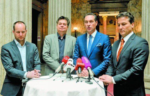 Vor drei Monaten starteten Oppositionsvertreter ihre Kampagne für einen Hypo-U-Ausschuss (v. l.): Matthias Strolz, Werner Kogler, Heinz-Christian Strache und Robert Lugar. Foto: APA