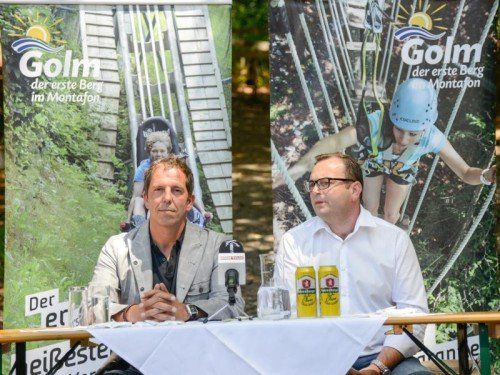 Altach-Präsident Johannes Engl und Geschäftsführer Christoph Längle bedankten sich bei Montafon Tourismus für die perfekten Bedingungen.