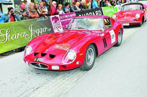 Auf 35 Millionen Euro geschätzt: Ferrari GTO 1963 nahm an der „Ennstal Classic“ teil. Foto: Schlattleitner