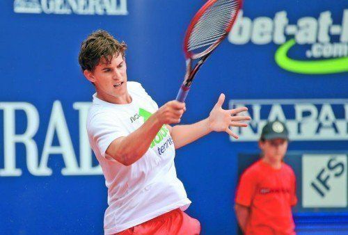 Aufwärmen für die erste Runde: Dominic Thiem startet heute sein Heimturnier in Kitzbühel gegen einen Portugiesen. Foto: gepa