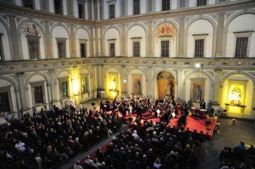 Das Arpeggione-Sommerkonzert im Hohenemser Palasthof gilt als Highlight des Jahres. Dieses Jahr findet das Konzert jedoch aufgrund der kalten Witterung in der Pfarrkirche St. Karl statt. foto: mshh