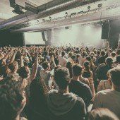 Poolbar: Musikfans im Festivalfieber