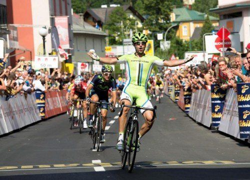 Der Italiener Oscar Gatto entschied den Zielsprint in Bad Ischl für sich. Foto: epa