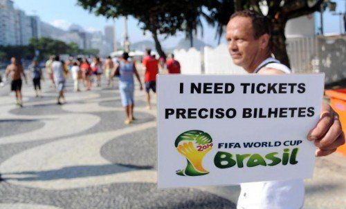 Der Schwarzmarkthandel mit Tickets blüht während der WM in Brasilien. Foto: epa