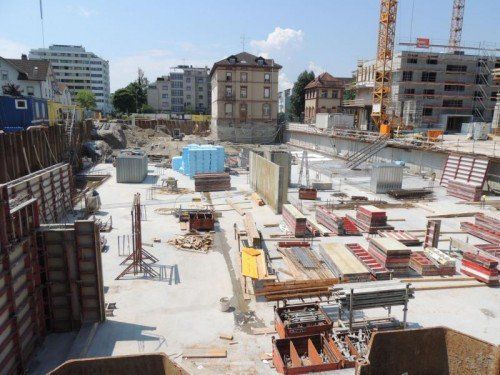 Die Gebäude wachsen allmählich in die Höhe.  Foto: kuehmaier