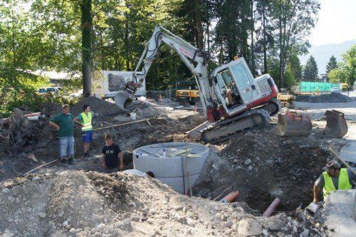 Die Kreuzung wird durch eine Ampelanlage entschärft.  Foto: eh  