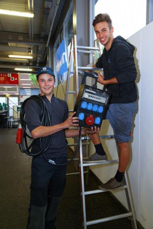 Die Schüler veranstalten eine Messe für regionale Produkte. HB
