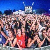 25. Szene Openair startete mit perfektem Festivalwetter und hochkarätigen Bands