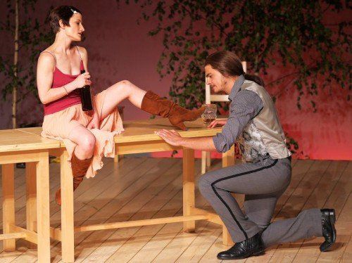 „Fräulein Julie“: Wird er den Stiefel der Herrin küssen?  Foto: Voith