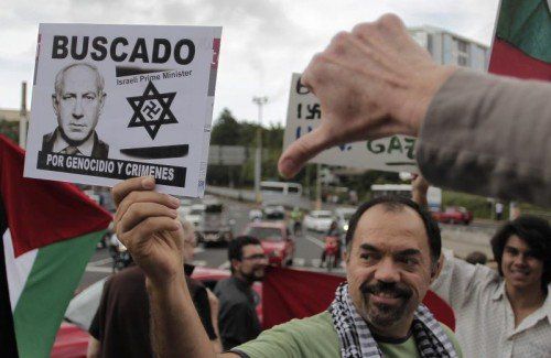 In den Protest gegen die Entwicklung in Gaza mischen sich Töne des modernen Antisemitismus. foto: reuters