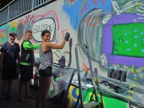 Junge Graffiti-Künstler zeigten ihr Können.  Foto: cth  