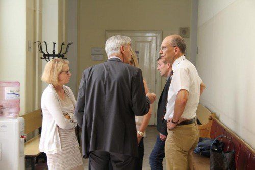 Kornelia Ratz (ganz links) mit ihr nahestehenden Personen. Sie war in Salzburg nie allein. Foto: VOL.AT