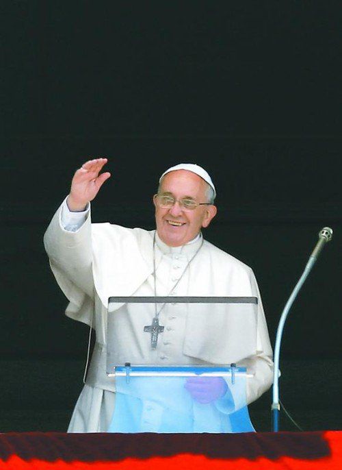 Papst Franziskus beim gestrigen Angelus-Gebet. Foto: ap
