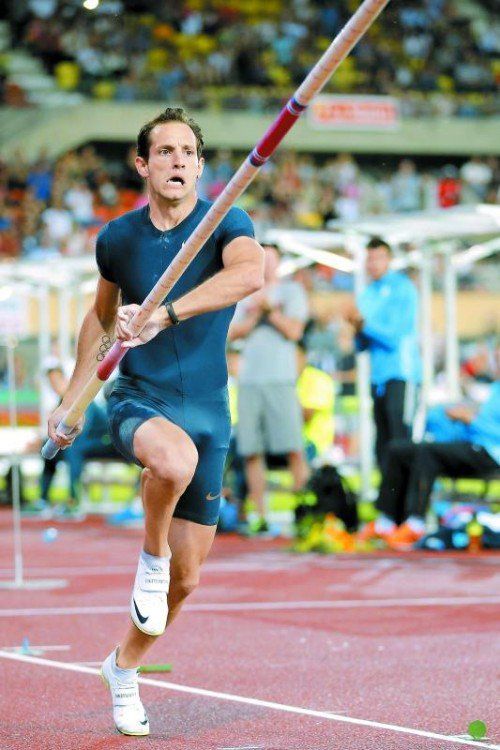 Renaud Lavillenie kassierte in Paris ab. Foto: ap