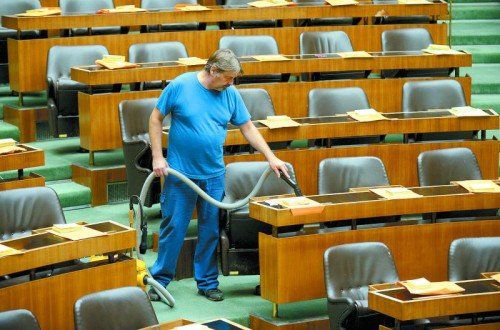 Saubere Parteienfinanzierung gefordert: Verfassungsrechtler orten Handlungsbedarf. Foto: APA