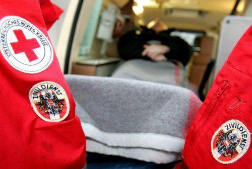 Sollten Betrunkene Rettungstransporte im Grunde selber bezahlen müssen? Eine Frage der Verantwortung. Foto: APA