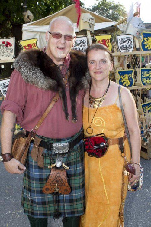 Stilgerecht gekleidet waren Johnny und Ingeborg Matt.