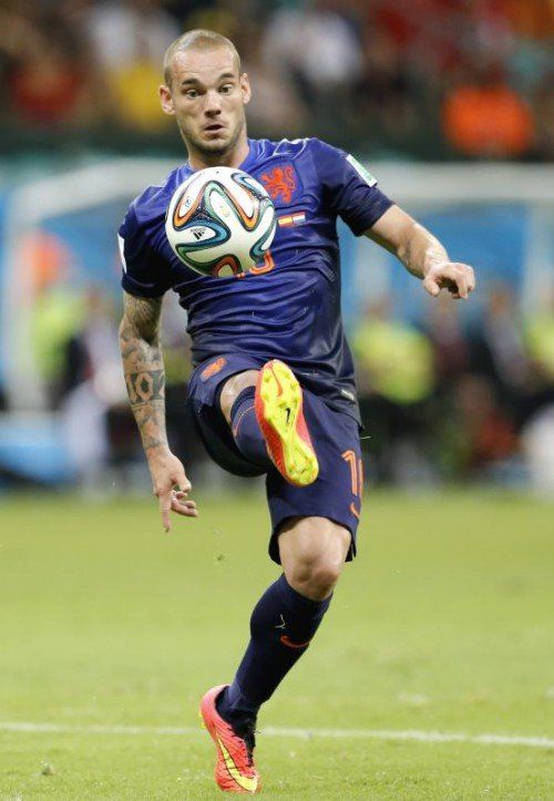 Wesley Sneijder zieht mit seinen 30 Jahren die Fäden im holländischen Mittelfeld. Der Galatasaray-Legionär erzielte einen WM-Treffer. Foto: epa