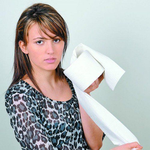 Auf Reisen kommen Menschen, die an Blasenschwäche leiden, mit Klopapier allein nicht aus. Für ein entspanntes Unterwegssein braucht es mehr.