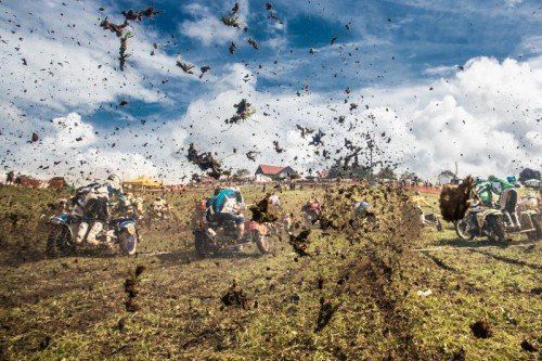 Bei der 26. Auflage des Motocross-Weekends in Möggers bekamen die 5000 Zuschauer packende Szene zu sehen. Foto:steurer