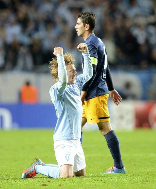 Bitter: Malmös Emil Forsberg (l.) jubelt, Salzburg-Kapitän Jonathan Soriano bleibt nur ein ratloser Abgang. Foto: apa