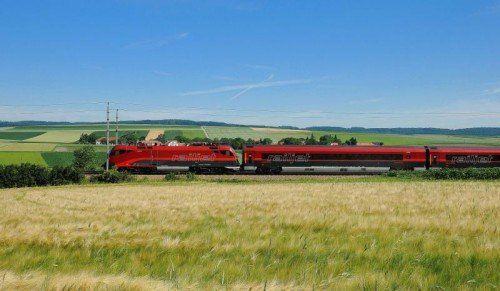 Die Bahn ist zwölf Mal klimafreundlicher unterwegs als der klassische Pkw.  Foto: ÖBB