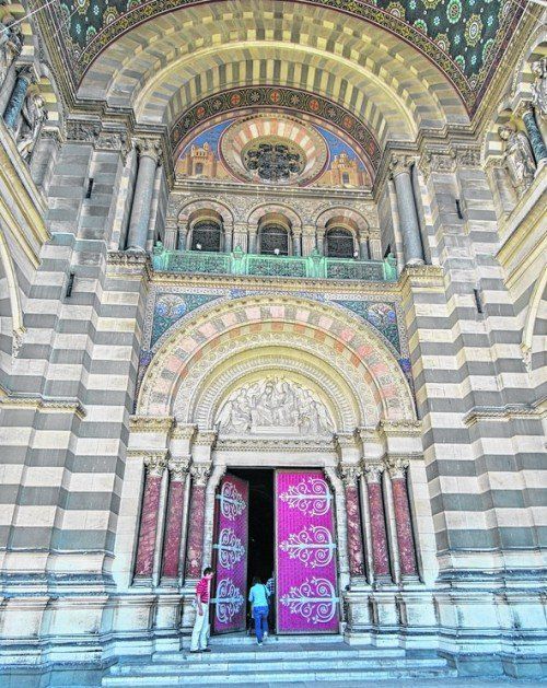 Die Bischofskirche der römisch-katholischen Erzdiözese Marseille.