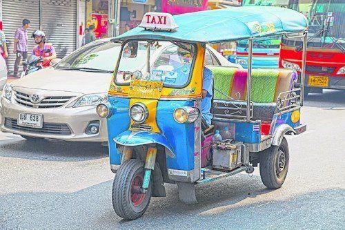 Die Fahrt im Tuk Tuk ist ein Abendteuer. Foto: shutterstock