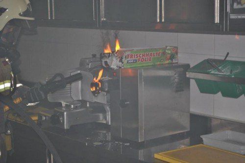 Die Feuerwehr konnte den Schaden in Grenzen halten. Feuerwehr
