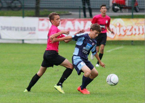 Die Ländle-Akademie startet in die neue Saison. Im Bild das U-15-Team (in Blau). Foto: knobel