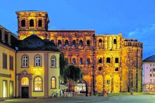 Die Porta Nigra, das „Schwarze Tor“ in Trier.