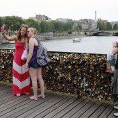 Paris mit Kampagne gegen Liebesschlösser