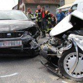 Kollision mit Verletzten beim Abbiegemanöver