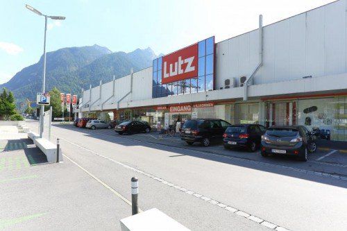 Gebäude XXXLutz;