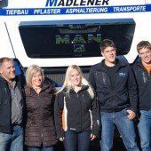 Die ganze Familie Madlener packt an