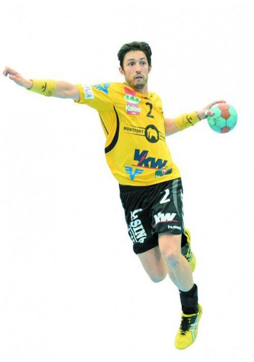 Goalgetter und ÖHB-Teamspieler Lucas Mayer (Bild) ist eine der tragenden Säulen im Team von Bregenz HB. Der 31-jährige Linkshänder geht bereits in seine neunte HLA-Saison mit dem Team aus der Landeshauptstadt. Ebenfalls in seine neunte Saison geht Julian Rauch, Lukas Frühstück ist mit acht Perioden der am drittlängsten im Kader stehende Akteur. Foto: gepa