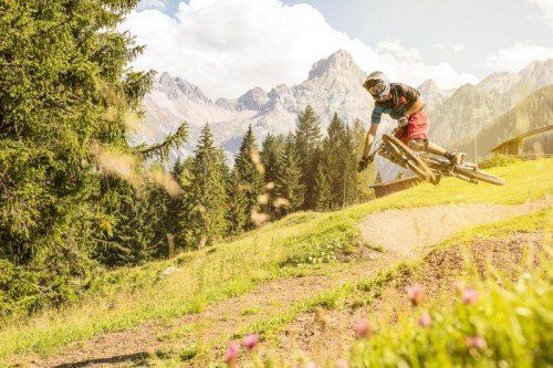 Im neuen Bikepark am Bürserberg kommen Mountainbiker voll auf ihre Kosten. foto: vn