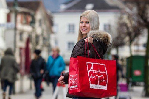 Österreicher frönen derzeit lieber dem Konsum.  Foto: VN/Steurer