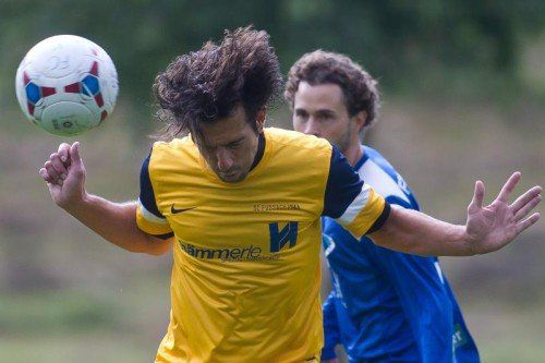 Serkan Karakas (l.) siegte mit dem SC Fußach in Koblach mit 2:1 und zieht in die dritte Runde ein. Foto: steurer