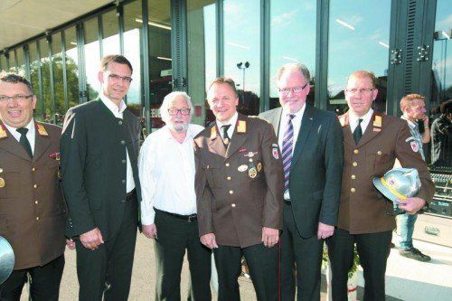 V. l.: LH Markus Wallner, Dekan Anton Oberhauser, Kommandant Eugen Böckle, Bürgermeister Werner Huber und Hubert Vetter. Fotos: ame