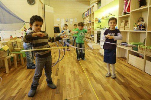 Wie im Kindergarten wird auch in der Vorschule gespielt. Bewegung ist dabei sehr wichtig. Foto: Klaus Hartinger