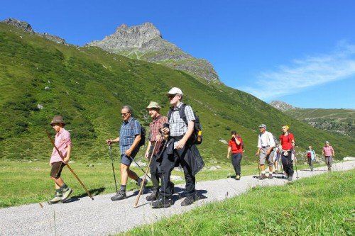 Wuchtig ragt der Berg in den Himmel. Foto: VN/Hofmeister