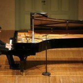 Ein vollwertiger junger Pianist