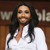 Conchita Wurst leiht Schneeeule ihre Stimme