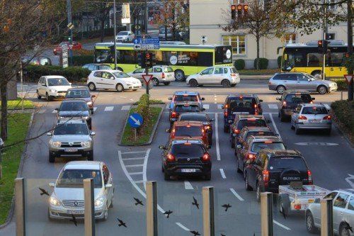 Die Feldkircher befürchten, dass das Verkehrsproblem an der Bärenkreuzung mit der Schwarz-Grün-Koalition nicht gelöst wird. vn/hb