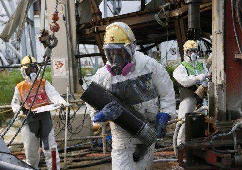 Die Kernschmelze in drei Reaktorblöcken des Atomkraftwerks in Fukushima im März 2011 hat einen Super-GAU provoziert.  FOTO: EPA