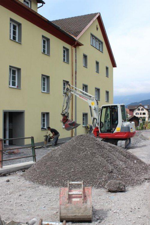 Die Vorbereitungen für die Asphaltierung laufen.   Foto: VN/js  