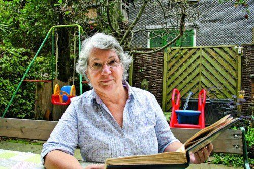 Gertrud Clausen erinnert sich gerne an eine schöne Zeit im SOS-Kinderdorf zurück. Foto: Hagen